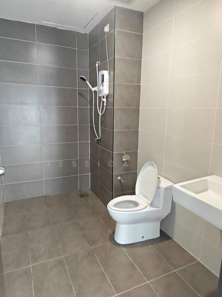 Service Residence for Rent at Wave @ Marina Cove - Jessica Ma - Bathroom - PropertyGuru.com.my