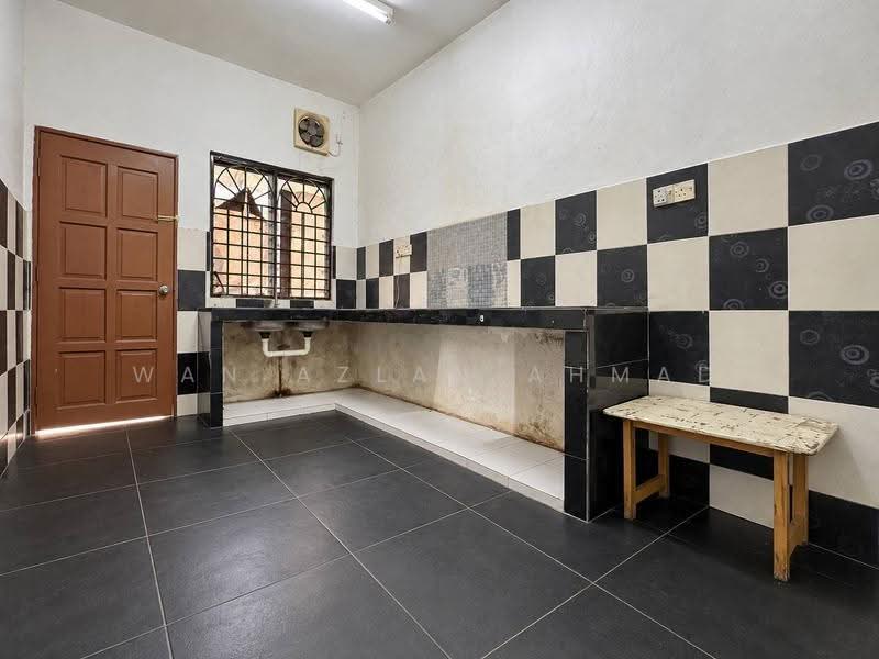 Rumah Teres 2-Tingkat untuk Dijual di Bandar Puncak Alam (Puncak Alam) - Wan Azlan Ahmad - Kitchen - PropertyGuru.com.my