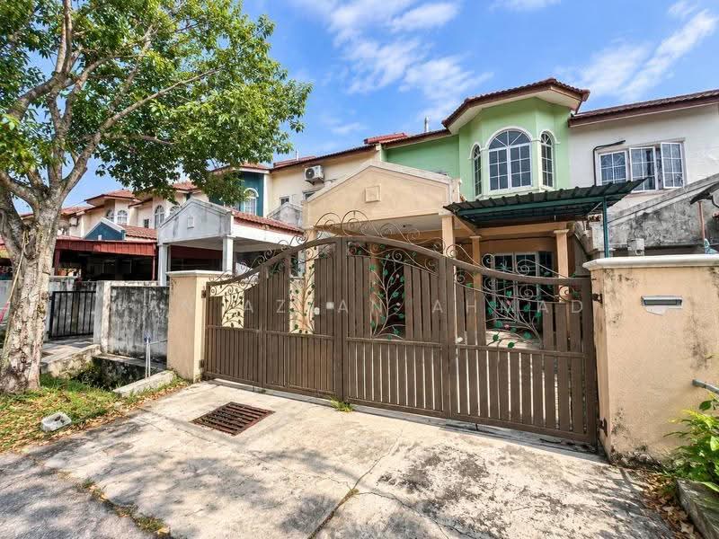 Rumah Teres 2-Tingkat untuk Dijual di Bandar Puncak Alam (Puncak Alam) - Wan Azlan Ahmad - Exterior - PropertyGuru.com.my