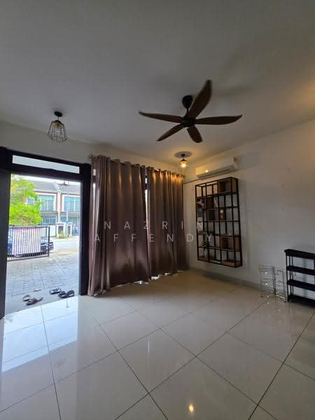 2-storey Terraced House for Rent in Elmina (Shah Alam) - Nazrin Affendy - Living Room - PropertyGuru.com.my
