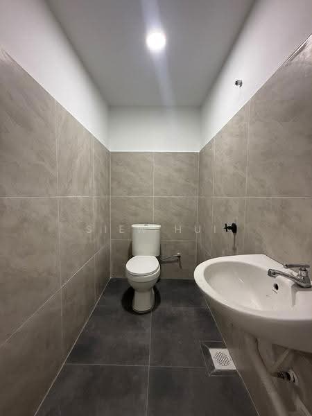 2-storey Terraced House for Sale in Taman Puteri Wangsa (Ulu Tiram) - Siew Hui - Bathroom - PropertyGuru.com.my
