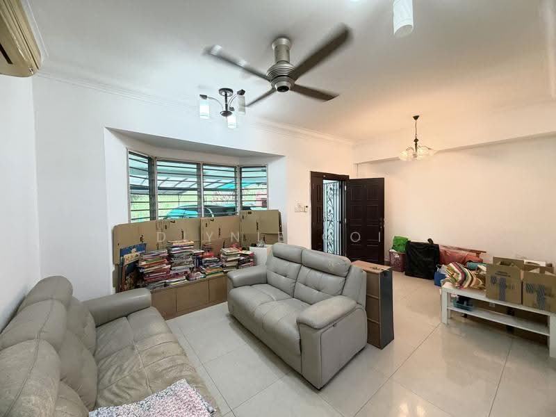 2.5-storey Terraced House for Sale in Taman Midah (Cheras) - Dlynie Ooi - Living Room - PropertyGuru.com.my