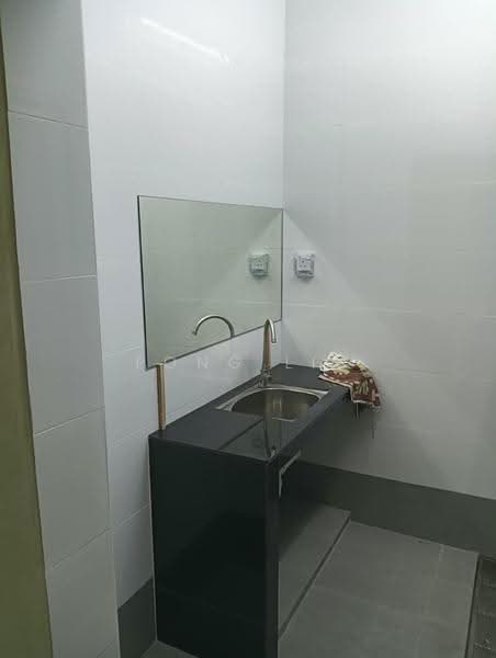 Kilang untuk Disewa di Taman Mount Austin (Tebrau) - Fong Lik - Bathroom - PropertyGuru.com.my