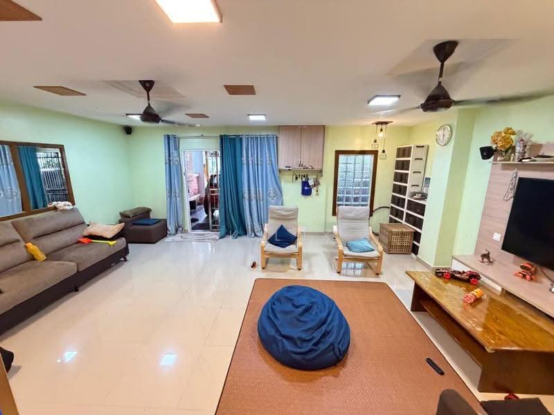 2.5-storey Terraced House for Sale in Bandar Country Homes (Rawang) - SK Luk - Living Room - PropertyGuru.com.my