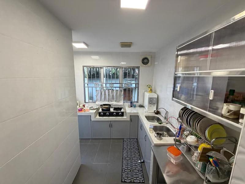 2.5-storey Terraced House for Sale in Bandar Country Homes (Rawang) - SK Luk - Kitchen - PropertyGuru.com.my