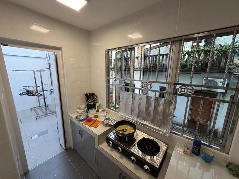 2.5-storey Terraced House for Sale in Bandar Country Homes (Rawang) - SK Luk - Kitchen - PropertyGuru.com.my
