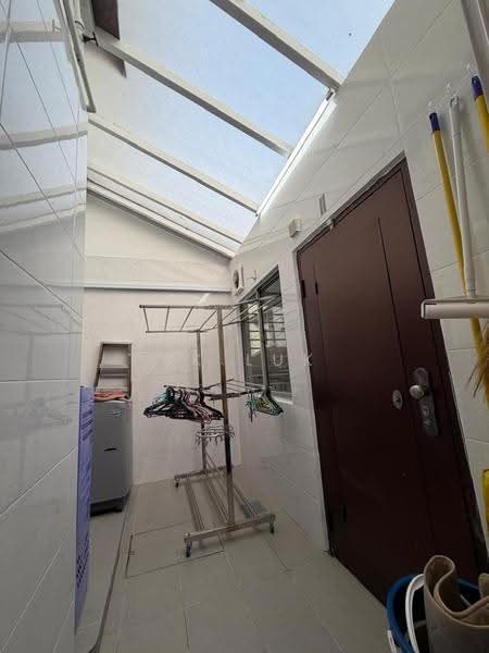2.5-storey Terraced House for Sale in Bandar Country Homes (Rawang) - SK Luk - Balcony - PropertyGuru.com.my
