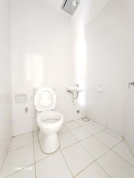 Rumah Berkembar untuk Dijual di Setia Alam (Selangor) - Darren Go - Bathroom - PropertyGuru.com.my