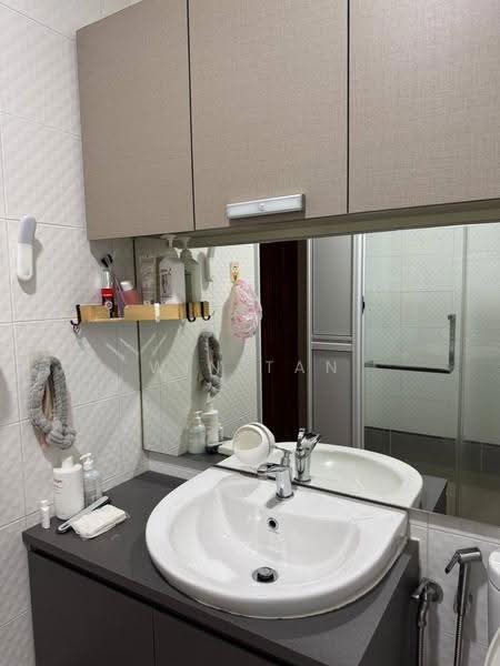 Kediaman Servis untuk Dijual di Seasons Amara Larkin - Win Tan - Bathroom - PropertyGuru.com.my