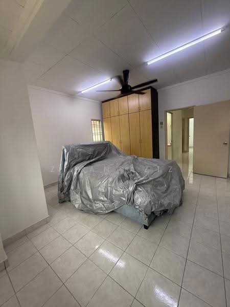 2-storey Terraced House for Rent in Taman Bukit Subang (Shah Alam) - Zihan Aziz - Bedroom - PropertyGuru.com.my