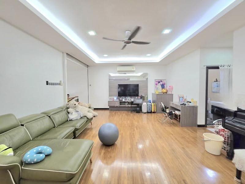 Semi-Detached House for Sale in Setia Eco Park (Setia Alam) - Wan Azlan Ahmad - Living Room - PropertyGuru.com.my