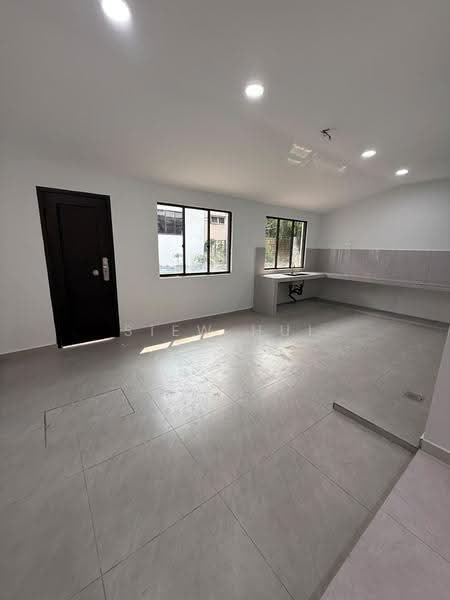 2-storey Terraced House for Sale in Taman Puteri Wangsa (Ulu Tiram) - Siew Hui - Kitchen - PropertyGuru.com.my