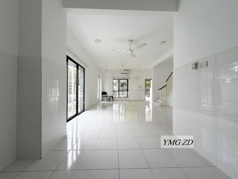 Rumah Teres 2-Tingkat untuk Dijual di Shah Alam (Selangor) - Darren Go - Living Room - PropertyGuru.com.my