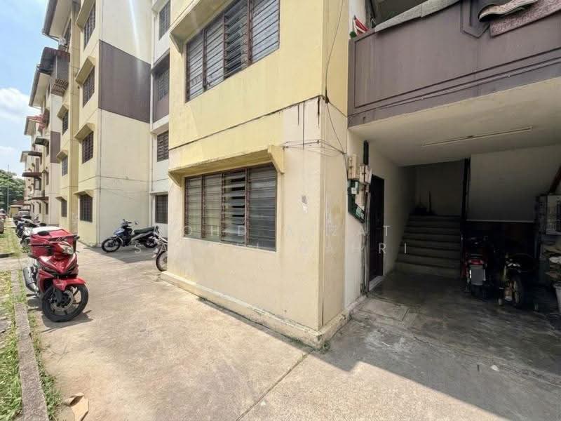 Flat for Sale at Seksyen 16 Bandar Baru Bangi - Mohd Aizat Saiful Bahri - Exterior - PropertyGuru.com.my