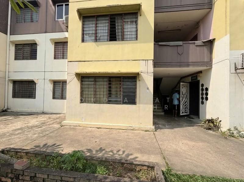 Flat for Sale at Seksyen 16 Bandar Baru Bangi - Mohd Aizat Saiful Bahri - Exterior - PropertyGuru.com.my