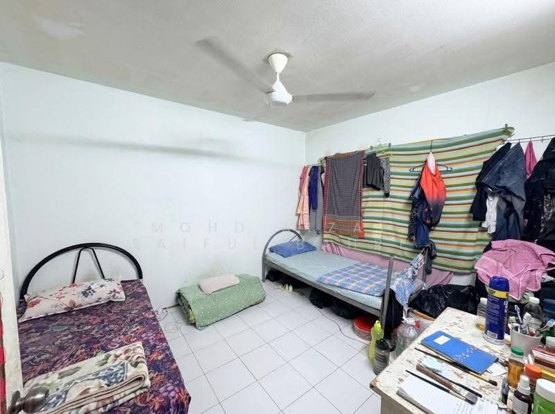 Flat for Sale at Seksyen 16 Bandar Baru Bangi - Mohd Aizat Saiful Bahri - Bedroom - PropertyGuru.com.my