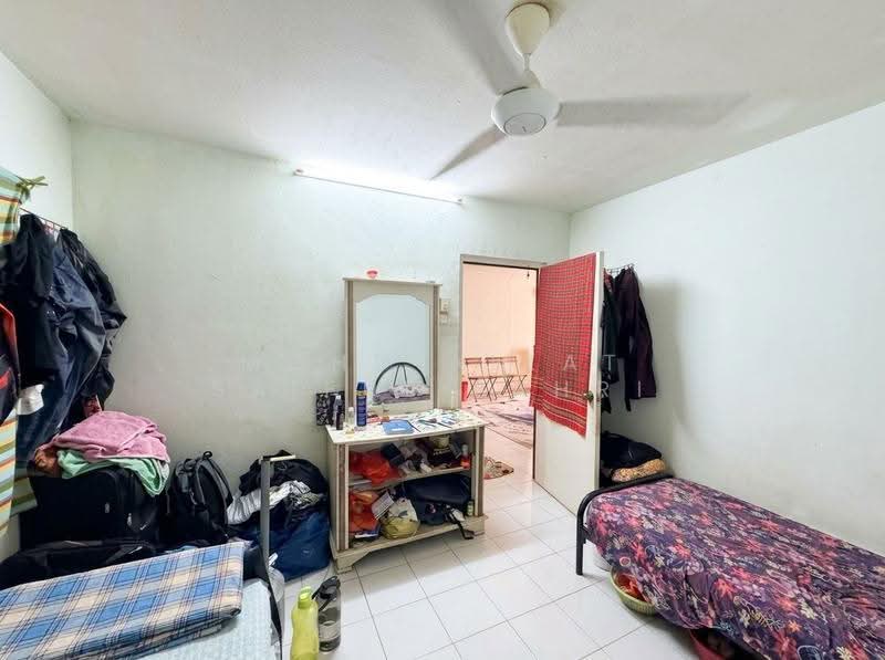 Flat for Sale at Seksyen 16 Bandar Baru Bangi - Mohd Aizat Saiful Bahri - Bedroom - PropertyGuru.com.my
