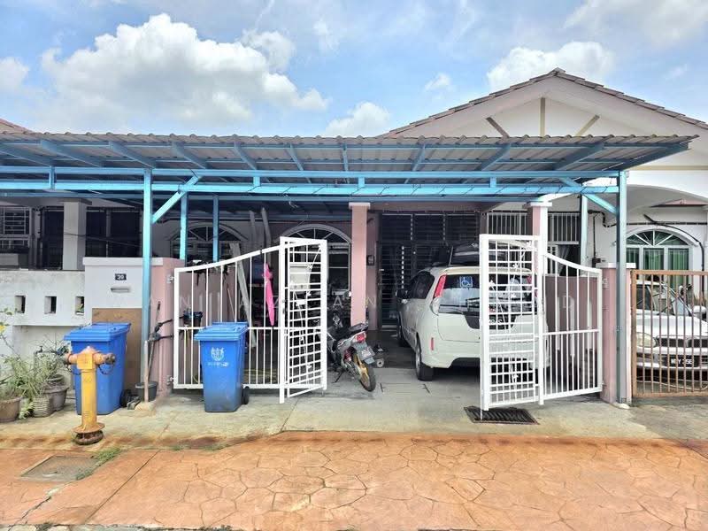 1-storey Terraced House for Sale in Kampung Lombong (Shah Alam) - Wan Azlan Ahmad - Exterior - PropertyGuru.com.my