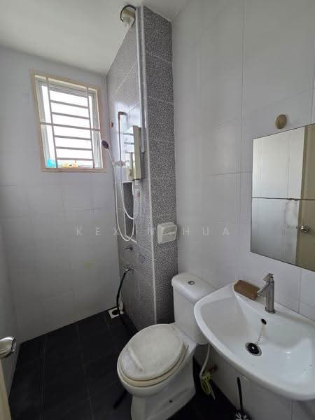 Rumah Teres untuk Dijual di Taman Desa Tebrau (Tebrau) - Kexin Hua - Bathroom - PropertyGuru.com.my