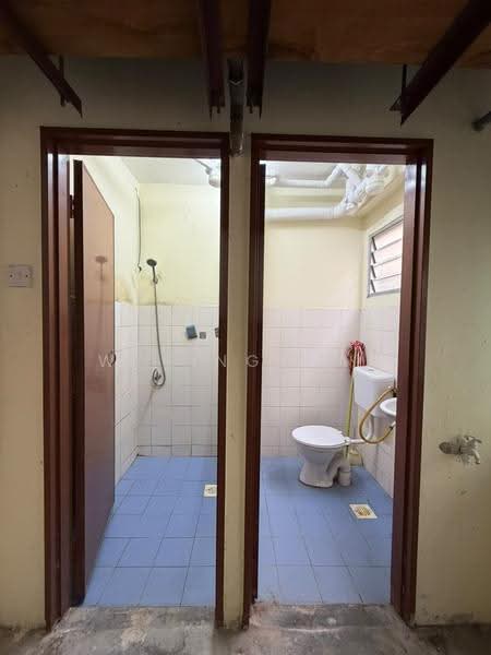 Pangsapuri untuk Disewa di Pangsapuri Cempaka - Wyking Mak - Bathroom - PropertyGuru.com.my
