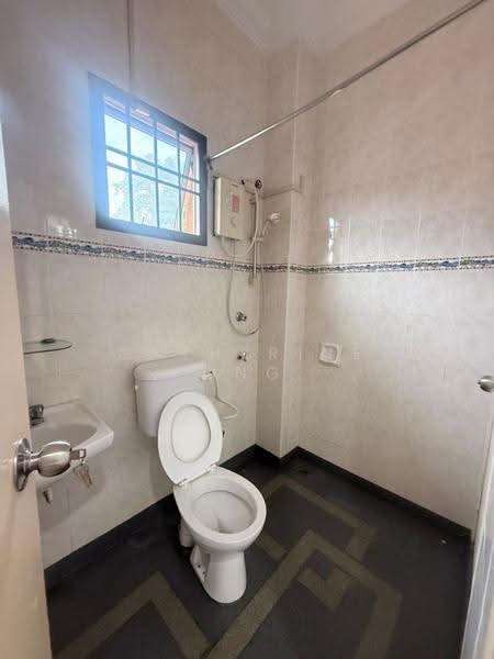 Rumah Teres 2-Tingkat untuk Dijual di Taman Setia Indah (Tebrau) - Catherine Ong - Bathroom - PropertyGuru.com.my