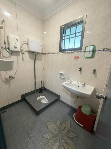 Rumah Teres 2-Tingkat untuk Dijual di Taman Setia Indah (Tebrau) - Catherine Ong - Bathroom - PropertyGuru.com.my