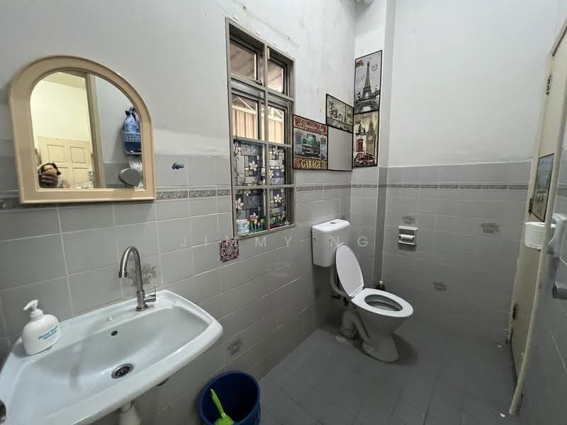 Rumah Berkembar untuk Dijual di Taman Cheras Perdana (Cheras) - Jimmy Ng - Bathroom - PropertyGuru.com.my