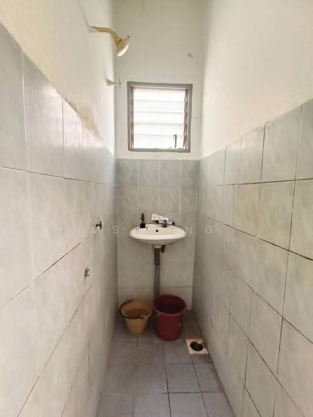 1-storey Terraced House for Rent in Tronoh (Perak) - Ms Yong - Bathroom - PropertyGuru.com.my