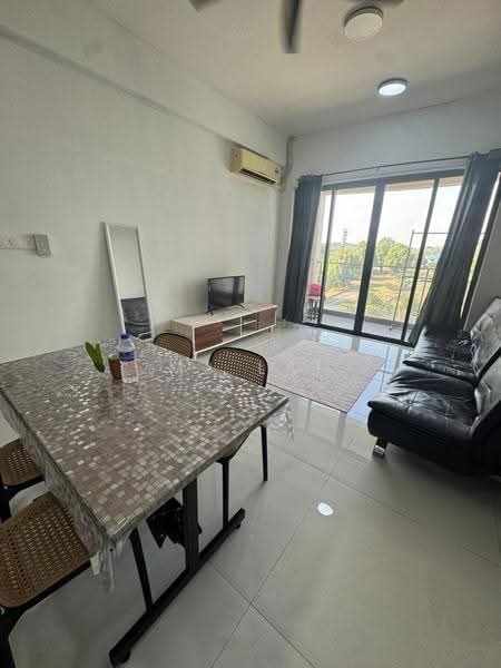Kondominium untuk Disewa di Amberside @ Country Garden Danga Bay - MJ Lai - Living Room - PropertyGuru.com.my
