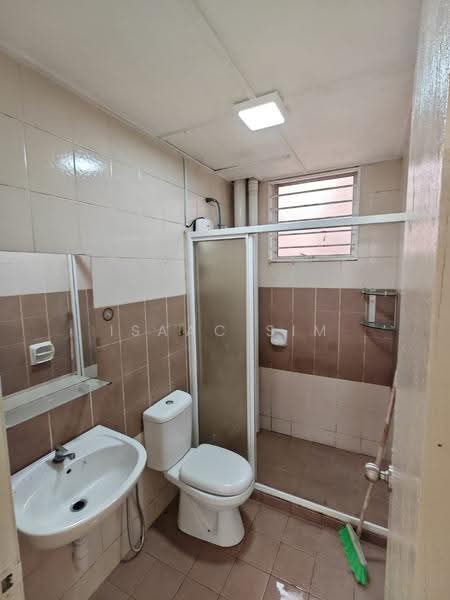 Pangsapuri untuk Disewa di Villa Residence - Isaac Sim - Bathroom - PropertyGuru.com.my