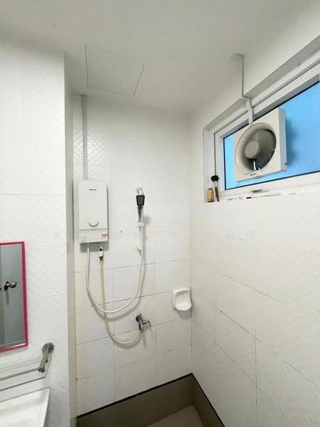 Kediaman Servis untuk Dijual di Seasons Amara Larkin - Anson Hiong - Bathroom - PropertyGuru.com.my