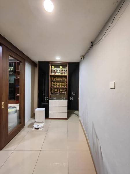 2-storey Terraced House for Sale in Taman Bukit Kempas (Tampoi) - Elston Chong - Corridor - PropertyGuru.com.my