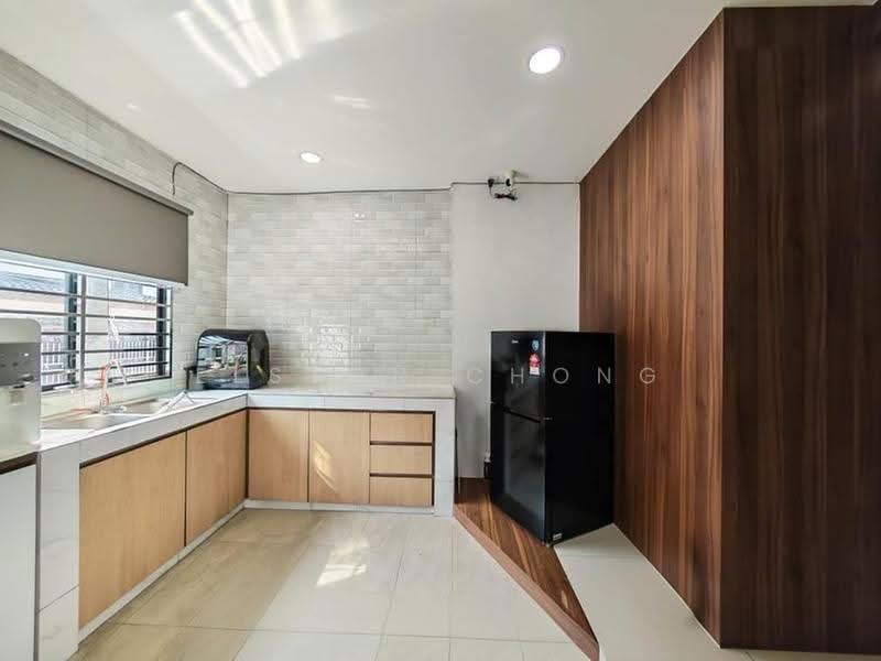 2-storey Terraced House for Sale in Taman Bukit Kempas (Tampoi) - Elston Chong - Kitchen - PropertyGuru.com.my