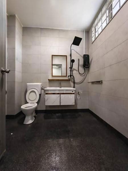 2-storey Terraced House for Sale in Taman Bukit Kempas (Tampoi) - Elston Chong - Bathroom - PropertyGuru.com.my