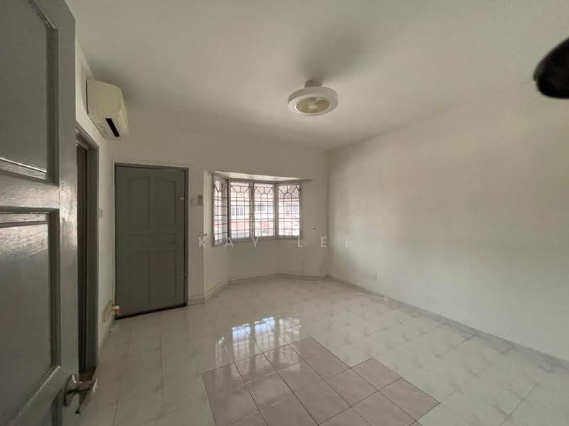 2-storey Terraced House for Sale in Alam Damai (Cheras) - Kay Lee - Living Room - PropertyGuru.com.my