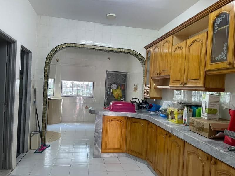 2-storey Terraced House for Sale in Alam Damai (Cheras) - Kay Lee - Kitchen - PropertyGuru.com.my