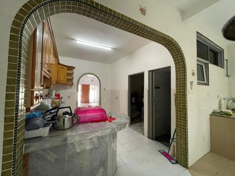 2-storey Terraced House for Sale in Alam Damai (Cheras) - Kay Lee - Kitchen - PropertyGuru.com.my