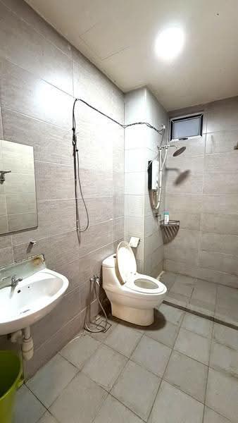 Service Residence for Sale at D'carlton (Residensi Seri Mega) - CS Tan - Bathroom - PropertyGuru.com.my
