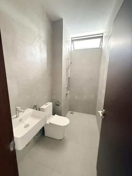Rumah Kluster untuk Dijual di Austin Crest (Johor Bahru) - Mang Janet - Bathroom - PropertyGuru.com.my