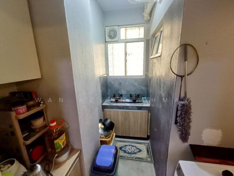 Kondominium untuk Dijual di Pangsapuri Saujana Gombak - Wan Azlan Ahmad - Kitchen - PropertyGuru.com.my