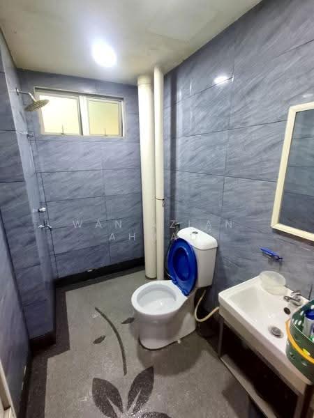 Kondominium untuk Dijual di Pangsapuri Saujana Gombak - Wan Azlan Ahmad - Bathroom - PropertyGuru.com.my