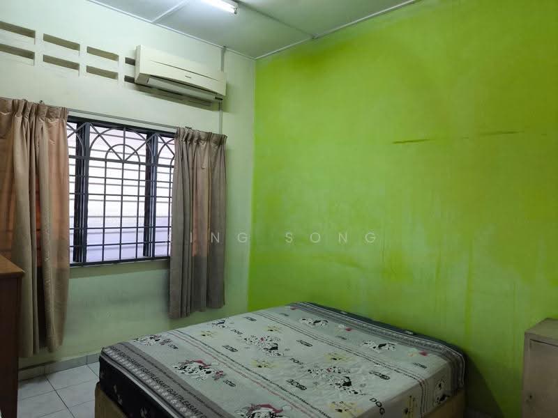 Rumah Teres 1-Tingkat untuk Dijual di Taman Seri Duyong (Duyong) - King Song - Bedroom - PropertyGuru.com.my
