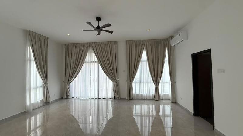 Banglo Pautan untuk Dijual di Taman Daya (Johor Bahru) - Cindy Soh - Living Room - PropertyGuru.com.my