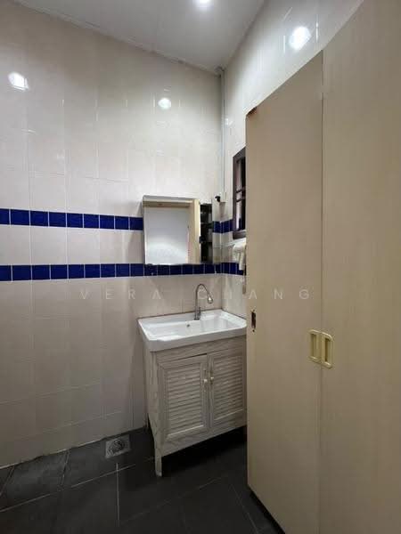 1-storey Terraced House for Rent in Taman Pelangi (Johor Bahru) - Vera Chang - Bathroom - PropertyGuru.com.my