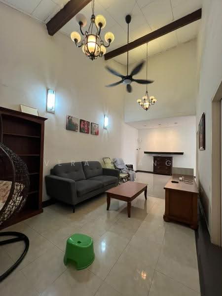 1-storey Terraced House for Rent in Taman Pelangi (Johor Bahru) - Vera Chang - Living Room - PropertyGuru.com.my
