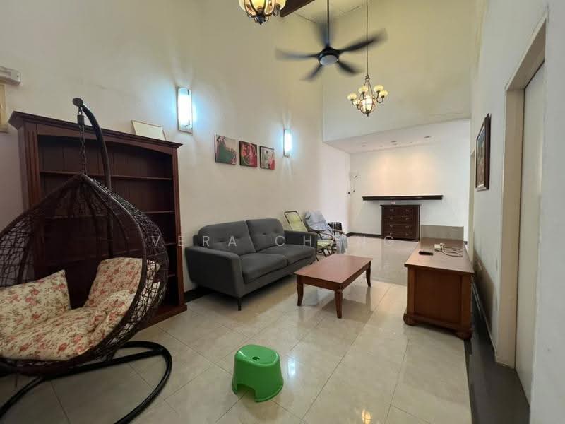 1-storey Terraced House for Rent in Taman Pelangi (Johor Bahru) - Vera Chang - Living Room - PropertyGuru.com.my