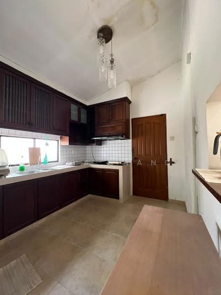 1-storey Terraced House for Rent in Taman Pelangi (Johor Bahru) - Vera Chang - Kitchen - PropertyGuru.com.my
