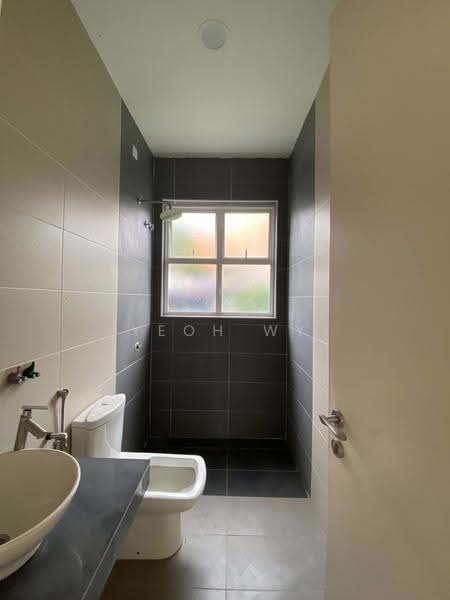 Semi-Detached House for Rent in D'Kayangan (Shah Alam) - Yeoh WY - Bathroom - PropertyGuru.com.my