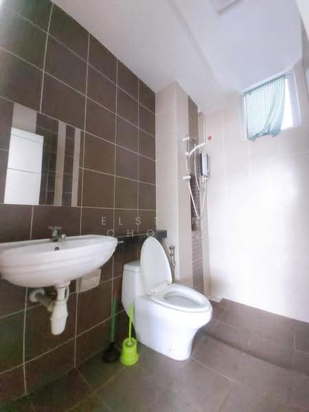 Apartment for Sale at D'Rich Executive Suites - Elston Chong - Bathroom - PropertyGuru.com.my