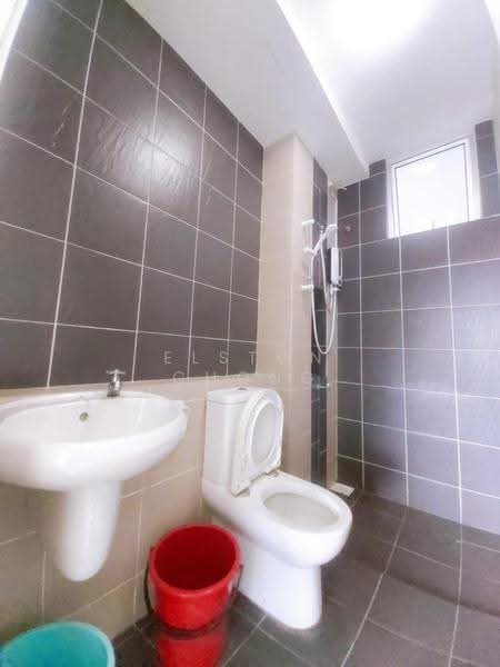 Apartment for Sale at D'Rich Executive Suites - Elston Chong - Bathroom - PropertyGuru.com.my